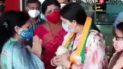 Union Minister Smriti Irani visits ‘Statue of Unity’ in Kevadia