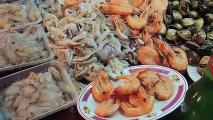 Taiwan Street Food - Oyster Omelette 蚵仔煎 _ カキのオムレツ _ 굴 오믈렛