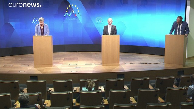 Евросоюз решил выделить деньги афганцам и их соседям