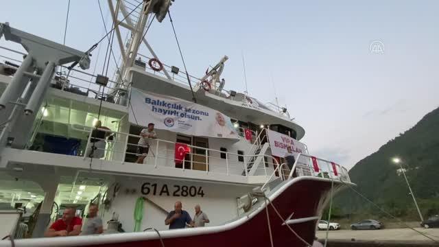 Av sezonu için vira bismillah diyen balıkçılar dualarla Karadeniz'e açıldı