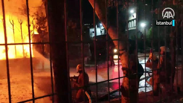 İkitelli Çevre Oto Sanayi Sitesi'nde yangın