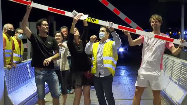 Catalunya celebra el fin de los peajes en sus autopistas