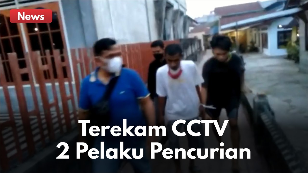 TEREKAM CCTV !! 2 MALING CONGKEL PINTU KAMAR KORBAN !!