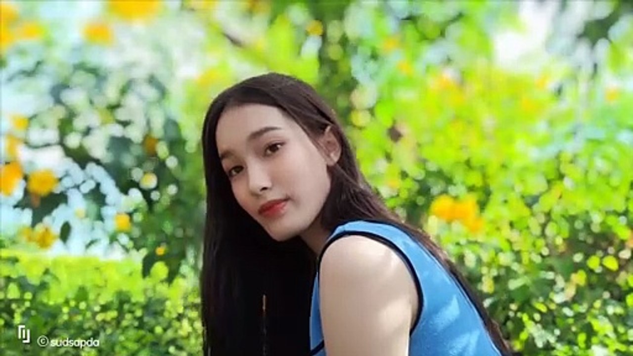 Oppo Bokeh Flare Portrait Video