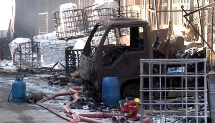 Son dakika haberi... Başakşehir'de yangının ardından bir sokak kullanılamaz hale geldi