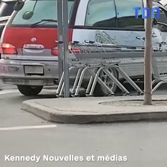 Alors qu'elle n'avait qu'à reculer, cette conductrice fait une drôle de manoeuvre