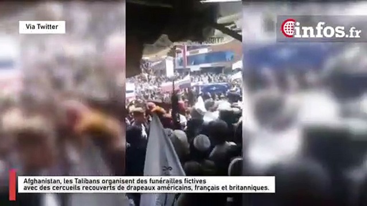 Afghanistan, les Talibans organisent des funérailles fictives avec des cercueils recouverts de drapeaux américains, français et britanniques