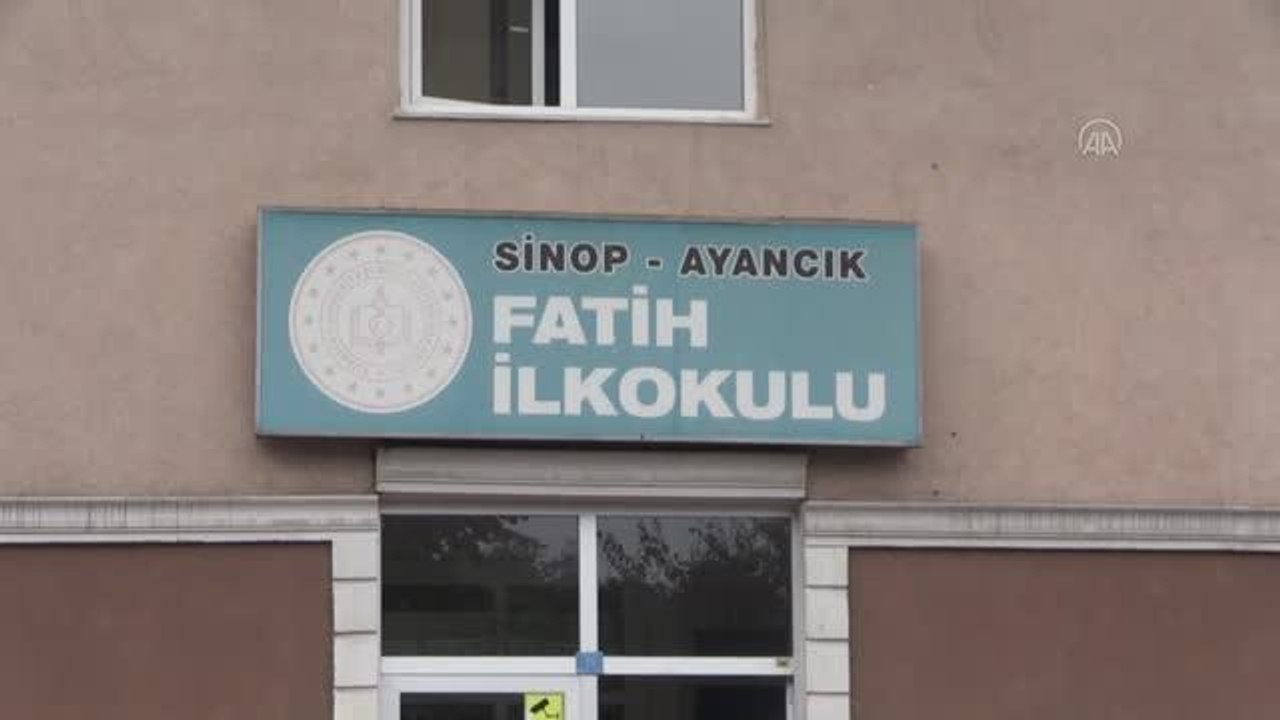 Son dakika haberleri: Sel felaketinin yaşandığı Ayancık'ta bazı okullarda uyum haftası kapsamında yüz yüze eğitim başladı
