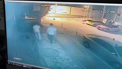 PENDİK'TE ECZANESİNİN ÖNÜNDEKİ AĞAÇ KESİLDİ; KOMŞUSUNDAN ŞİKAYETÇİ OLDU