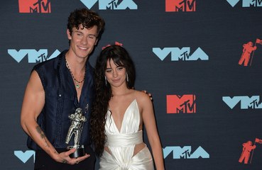 Camila Cabello: ‘Shawn Mendes'in uykusunda konuşuyor’