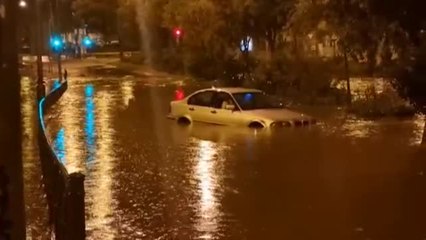 Tải video: Hasta 237 incidencias por lluvias en la Comunidad de Madrid