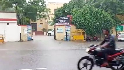 लगातार दूसरे दिन भारी बरसात, खेत, दुकान, मकान व रास्ते सब पानी से लबालब