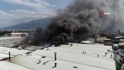 Tekstil fabrikasında çıkan yangın iki fabrikayı daha kullanılamaz hale getirdi