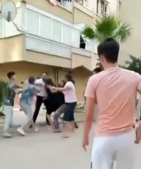 TAŞLI, YUMRUKLU OTOPARK KAVGASI KAMERADA