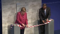 Angela Merkel inaugure à Berlin un centre de l'OMS destiné à détecter les futures pandémies