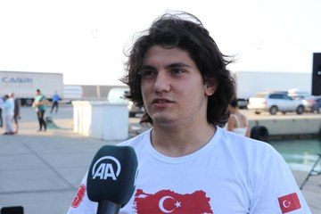 Yabancı ve milli yüzücüler, Türkiye'den KKTC'ye barış ve doğa için yüzdü