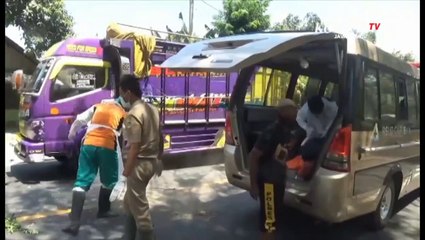 Video Detik-Detik Kecelakaan Beruntun di Madiun