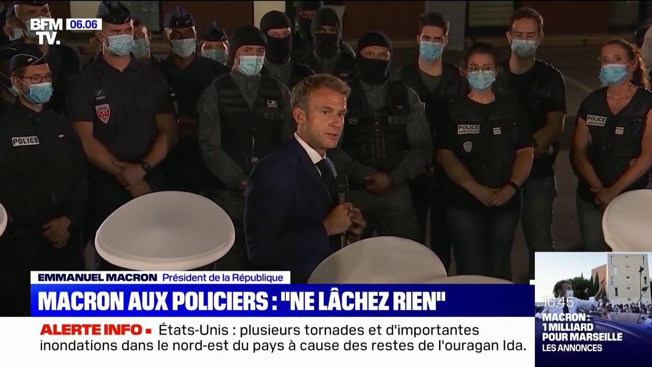 "Ne lâchez rien": le message d'Emmanuel Macron aux policiers des quartiers Nord de Marseille