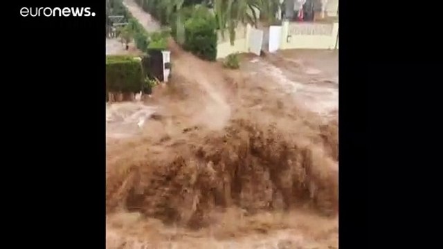 عاصفة تجتاح إسبانيا وتتسبب في فيضانات وقطع للكهرباء وتعطل حركة القطارات