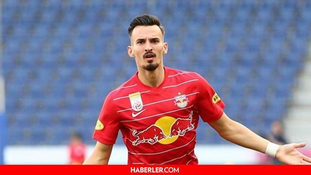 Mërgim Berisha kimdir? Fenerbahçe'nin yeni transferi Berisha kaç yaşında, nereli, hangi mevkide oynuyor? Mërgim Berisha'nın boyu kaç?