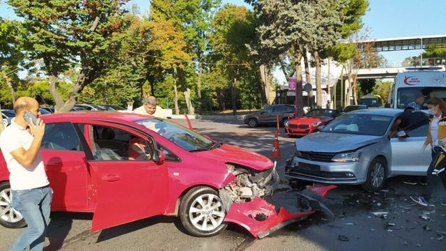 Ters yöne giren sürücü kazaya neden oldu