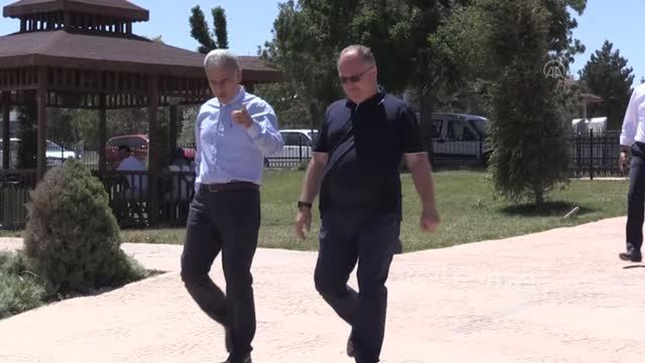 Belediye Başkanı Bilgin'in iknasıyla Sivassporlu olan Muhammed formasına kavuştu