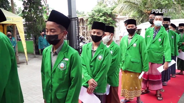 Percepat Herd Immunity, Polres Blitar Kota Gelar Vaksinasi Covid-19 untuk Santri