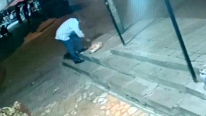 Yaşlı adamın emekli maaşını ekmek poşeti ile böyle çaldı