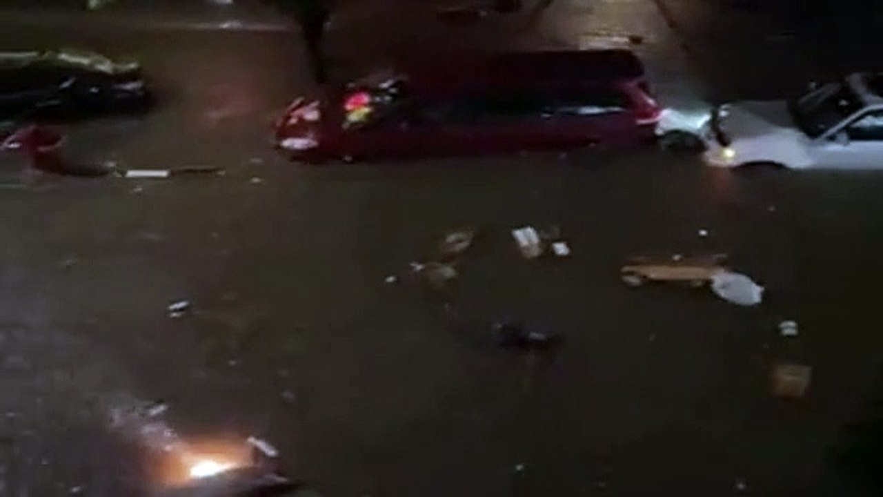 Bomba d'acqua New York, Brooklyn è un lago - Video