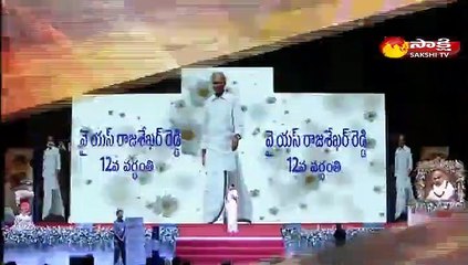 వైఎస్ఆర్  అన్నింటికీ అతీతంగా అందరినీ అక్కున చేర్చుకున్నారు : వైఎస్ విజయమ్మ