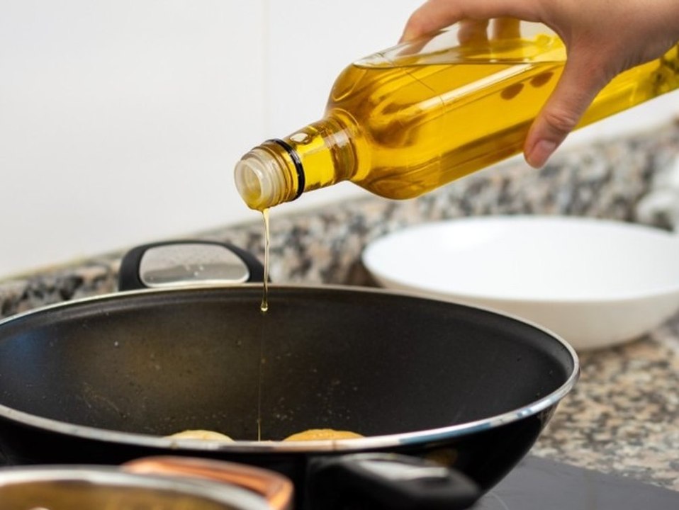 Darauf musst du beim Anbraten mit Öl achten