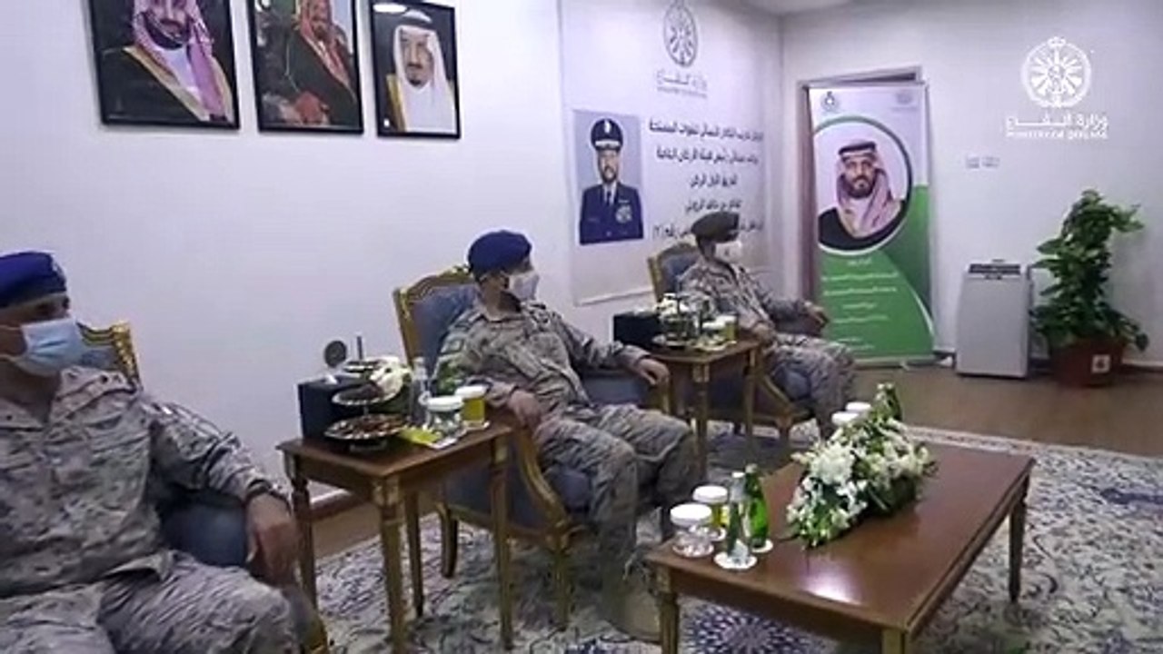 رئيس هيئة الأركان العامة السعودية يرعى تخريج ال...