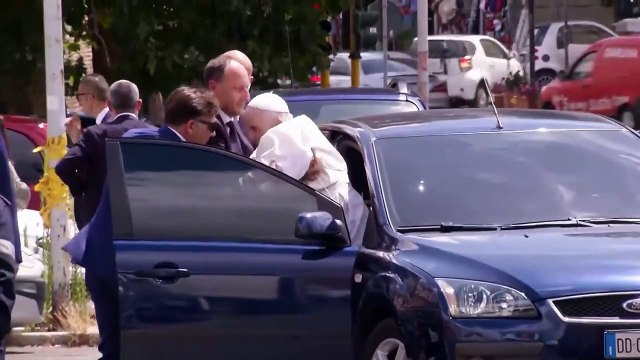 Здоровье папы римского вызывает беспокойство