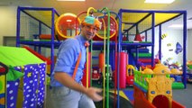 Blippi visita un patio de juegos | Videos de vehículos para niños | aprende con blippi part 1