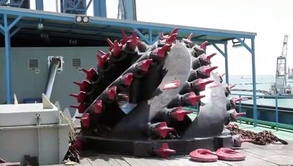 انضمام الكراكة "مهاب مميش" إلى الكراكات العاملة في مشروع ازدواج القناة بالبحيرات المرة الصغرى