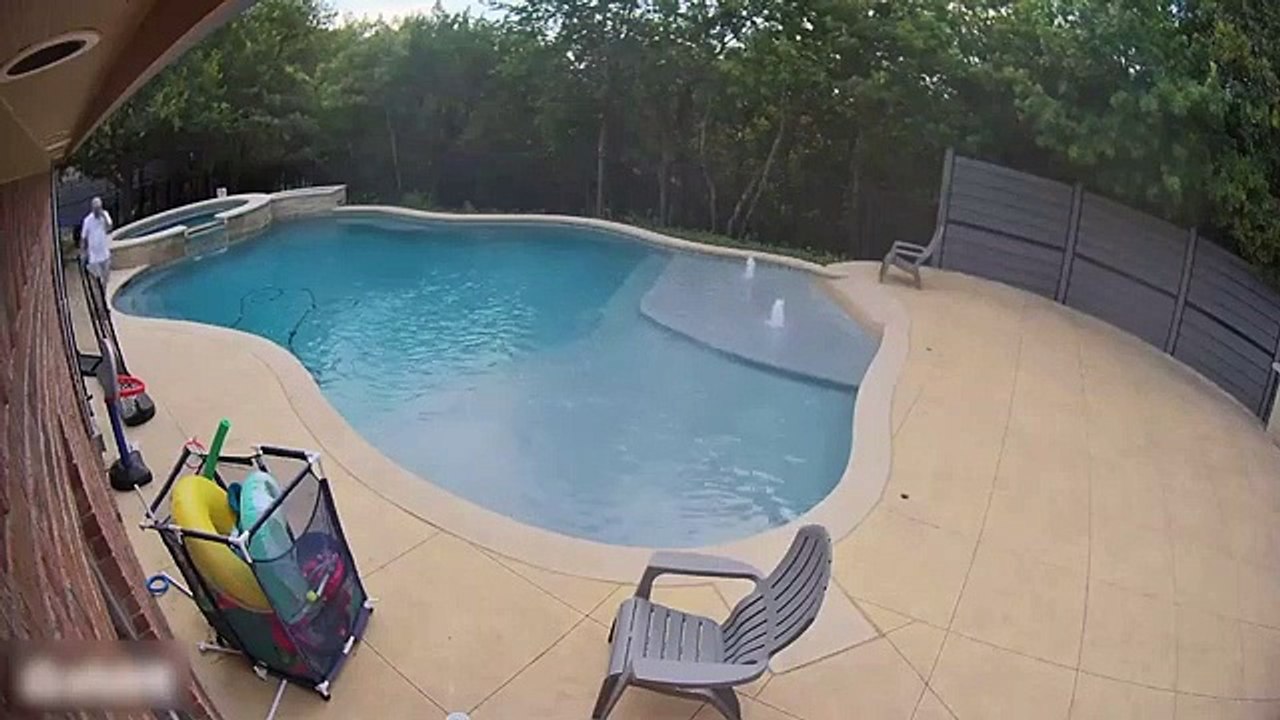 Eviter la chute en bord de piscine avec classe