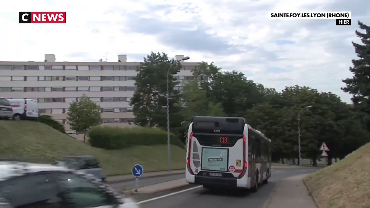 Un bus pris pour cible à Sainte-Foy-lès-Lyon