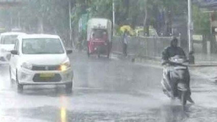 लगातार बारिश से दिल्ली बेहाल, अगले दो घंटों के अंदर इन राज्यों में हो सकती है भारी बारिश