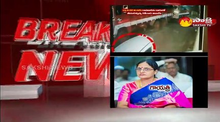 రాహుల్‌ హత్య కేసు: పోలీసుల అదుపులో గాయత్రి?