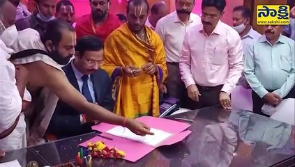 తెలంగాణ ఆర్టీసీ ఎండీగా బాధ్యతలు చేపట్టిన సజ్జనార్‌