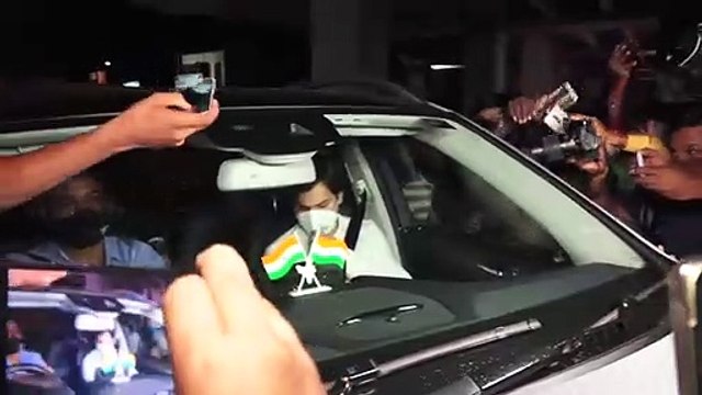 Varun Dhawan arrives at Sidharth Shukla's house to pay his last respects | SpotboyE