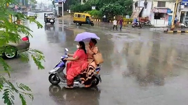 उदयपुर में सुबह से छाए रहे बादल, शाम को बरसे