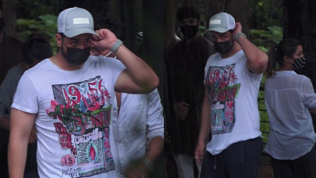 Sidharth Shukla Last Rite: Sidharth को आखरी बार देख बेचैन हुए Aly Goni |FilmiBeat