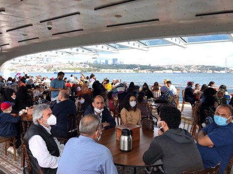 Üsküdar'da Çölyak hastalarına boğaz turu eşliğinde glütensiz aşure ikramı