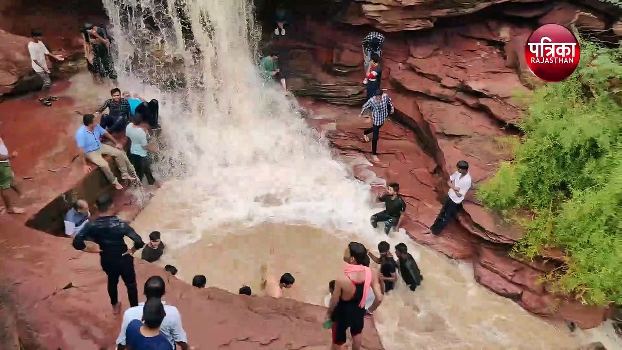 जैसलमेर के धोरों में जब बहने लगा झरना, वीडियो द...