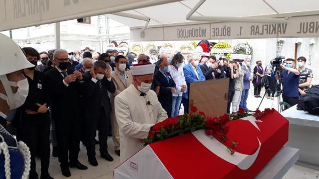 Türk Sanat Müziği Sanatçısı İnci Çayırlı son yolculuğuna uğurlandı