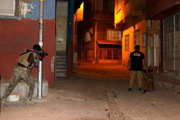 Siirt'te metruk binalar denetlendi