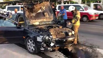 Polisten kaçarken servis bekleyen genç kadına çarpan 2 kişi adliyeye sevk edildi