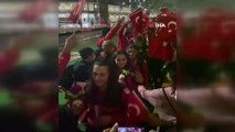 Golbol Kadın Milli Takımı'na Olimpiyat Köyü'nde coşkulu karşılama
