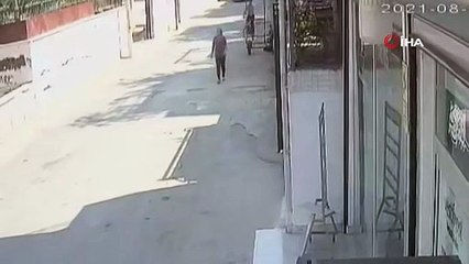 Bisikletle takip ettiği kadının kolyesini kapıp kaçtı; “Ne çekiyorsunuz? Adam mı öldürdük?”